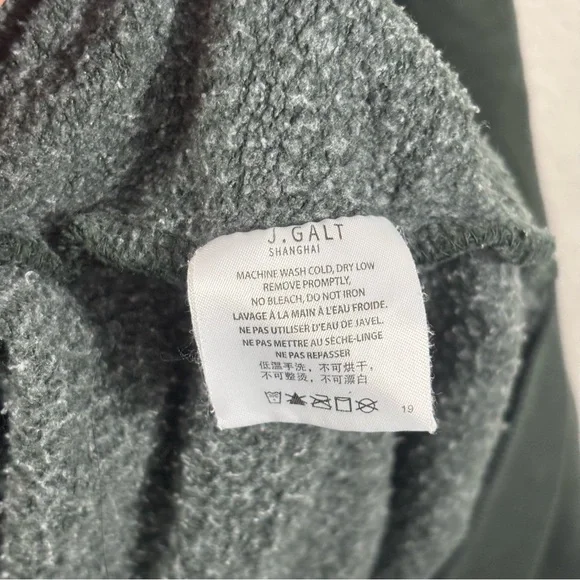 Brandy Melville John Galt Green Crewneck Sweater New York Baggy Oversized Casual - Picture 8 of 14